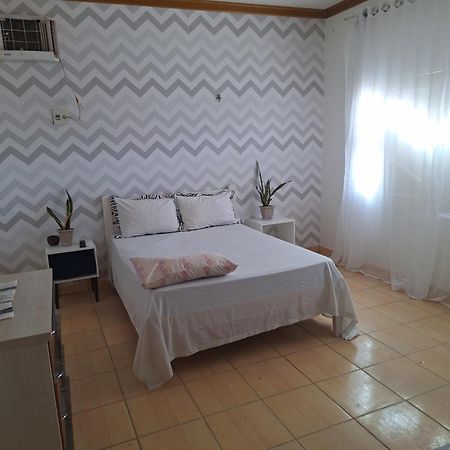 Quarto Triplo Com Banheiro Em Pousada E Restaurante Manaus Eksteriør billede